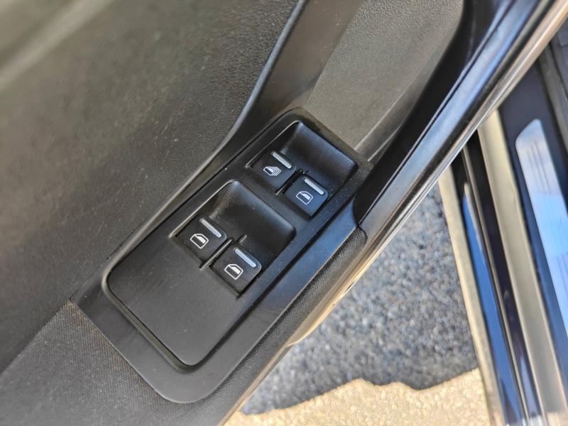 VOLKSWAGEN Coccinelle Cabriolet 2.0 TDI 140ch FAP Vintage Renault-Sommières