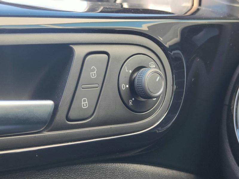 VOLKSWAGEN Coccinelle Cabriolet 2.0 TDI 140ch FAP Vintage Renault-Sommières