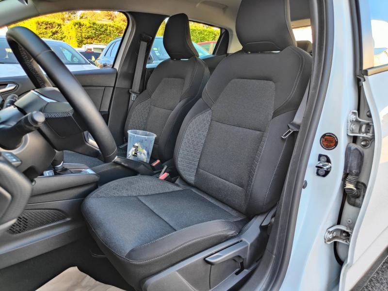 RENAULT Clio 1.6 E-Tech hybride 140ch Business -21N Renault-Sommières