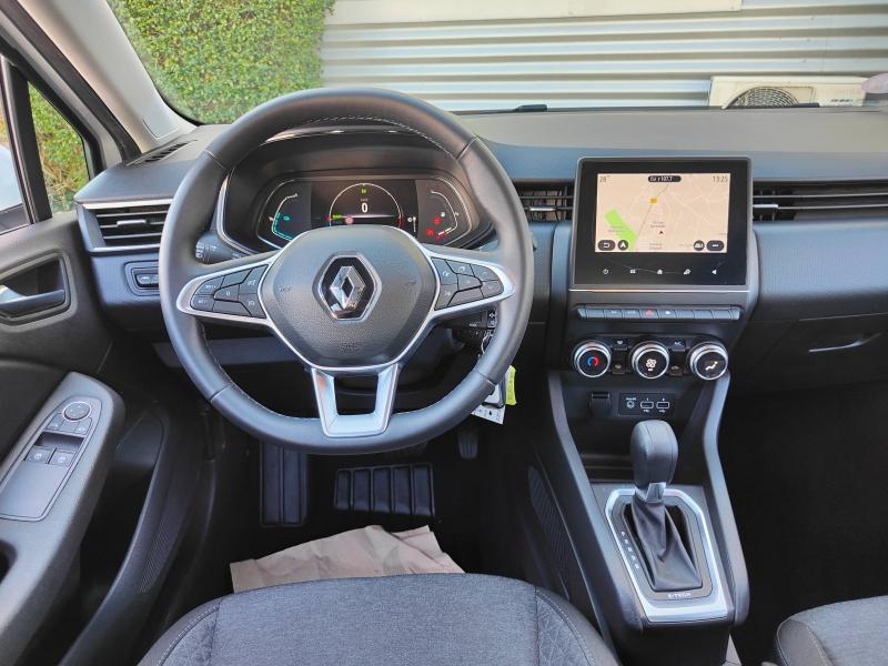 RENAULT Clio 1.6 E-Tech hybride 140ch Business -21N Renault-Sommières