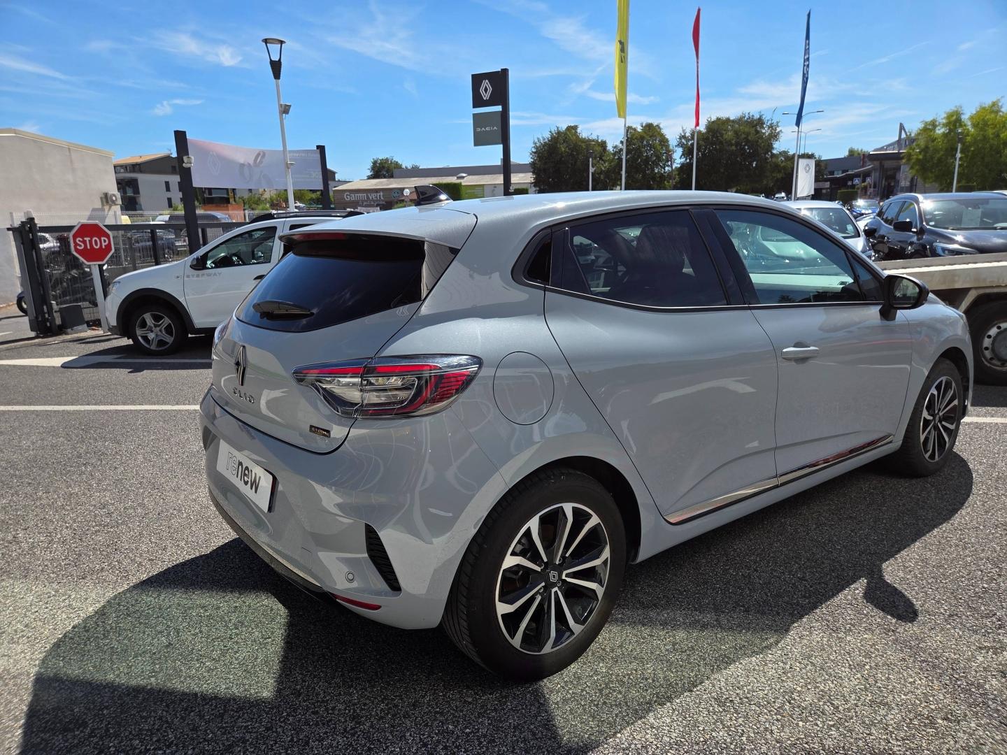 RENAULT Clio 1.6 E-Tech 145ch full hybrid Techno - 25 Renault-Sommières