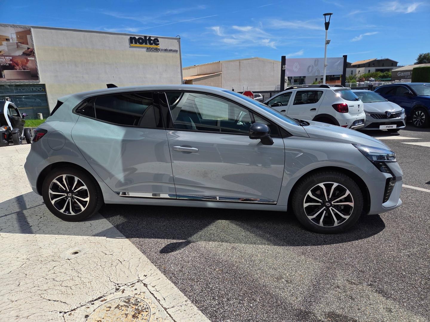 RENAULT Clio 1.6 E-Tech 145ch full hybrid Techno - 25 Renault-Sommières