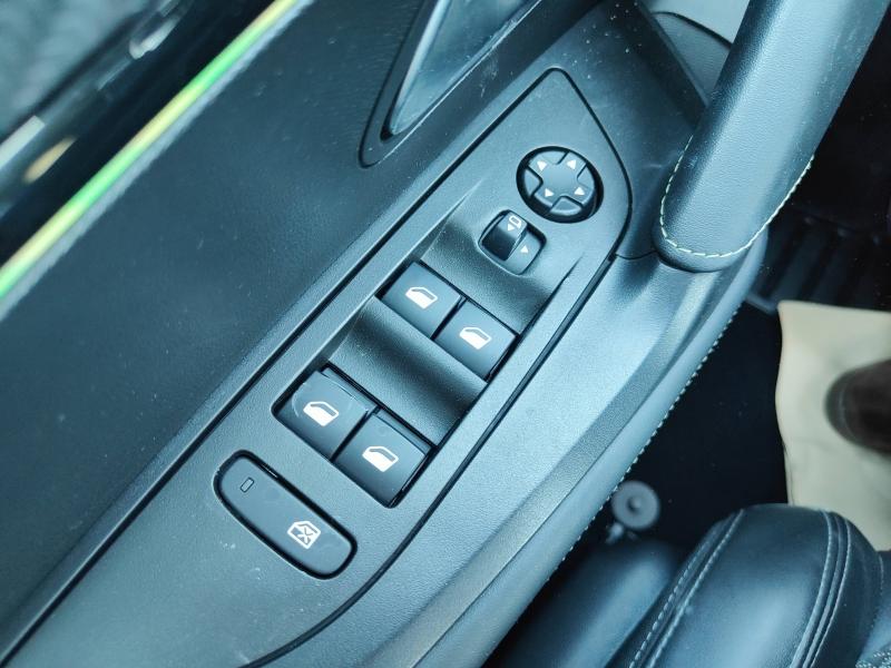 PEUGEOT 2008 1.2 PureTech 130ch S&S GT Line 7cv Renault-Sommières