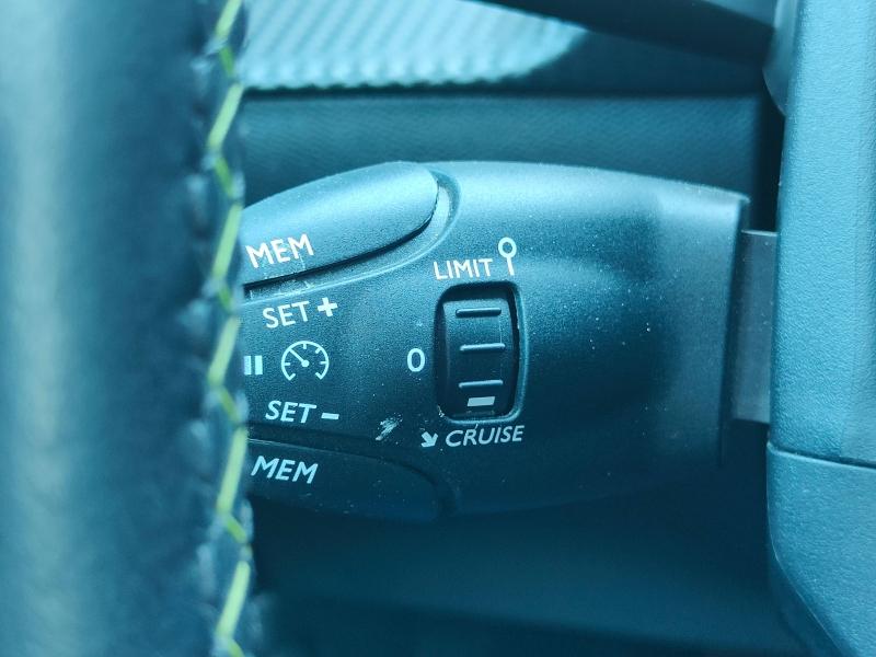 PEUGEOT 2008 1.2 PureTech 130ch S&S GT Line 7cv Renault-Sommières