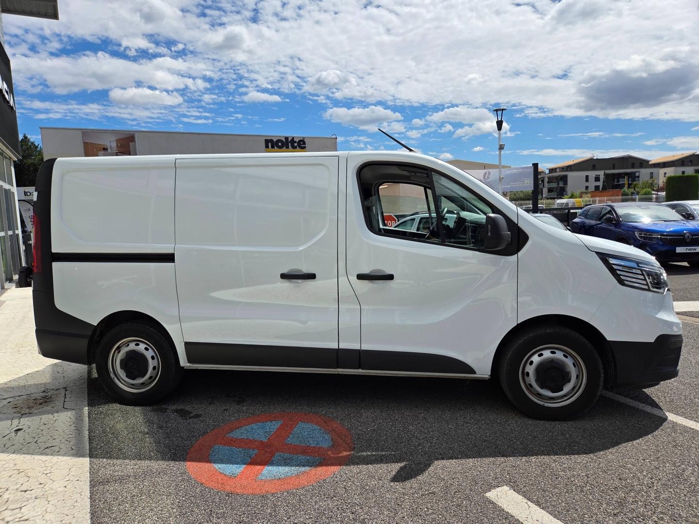 RENAULT Trafic Fg L1H1 3T 2.0 Blue dCi 130ch Grand Confort E6E Renault-Sommières