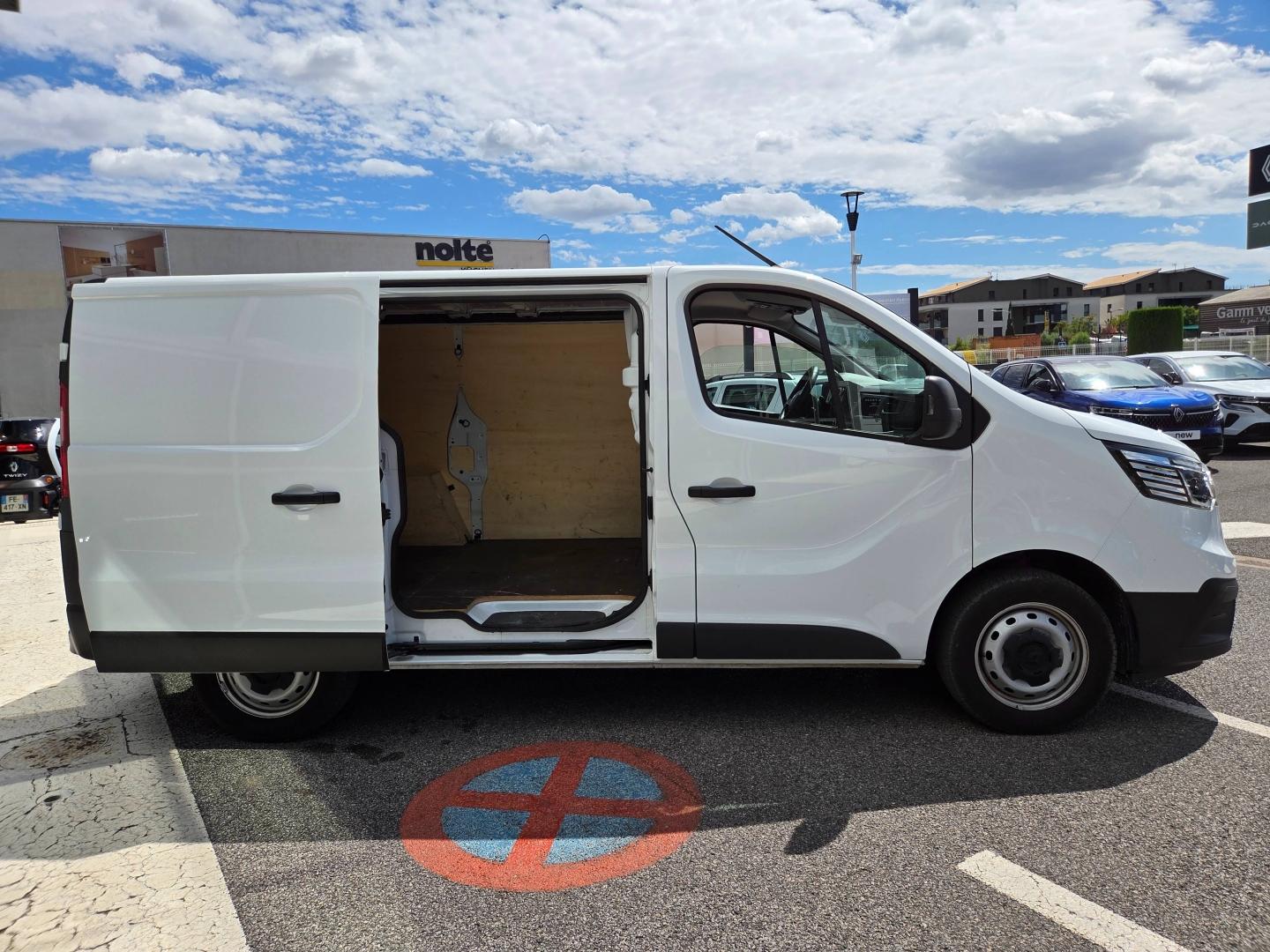RENAULT Trafic Fg L1H1 3T 2.0 Blue dCi 130ch Grand Confort E6E Renault-Sommières