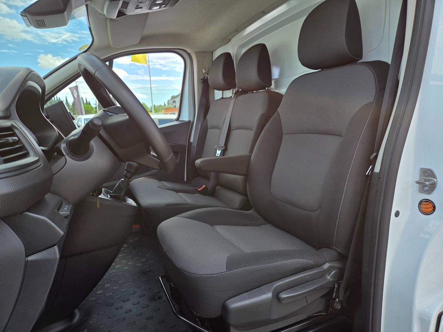 RENAULT Trafic Fg L1H1 3T 2.0 Blue dCi 130ch Grand Confort E6E Renault-Sommières