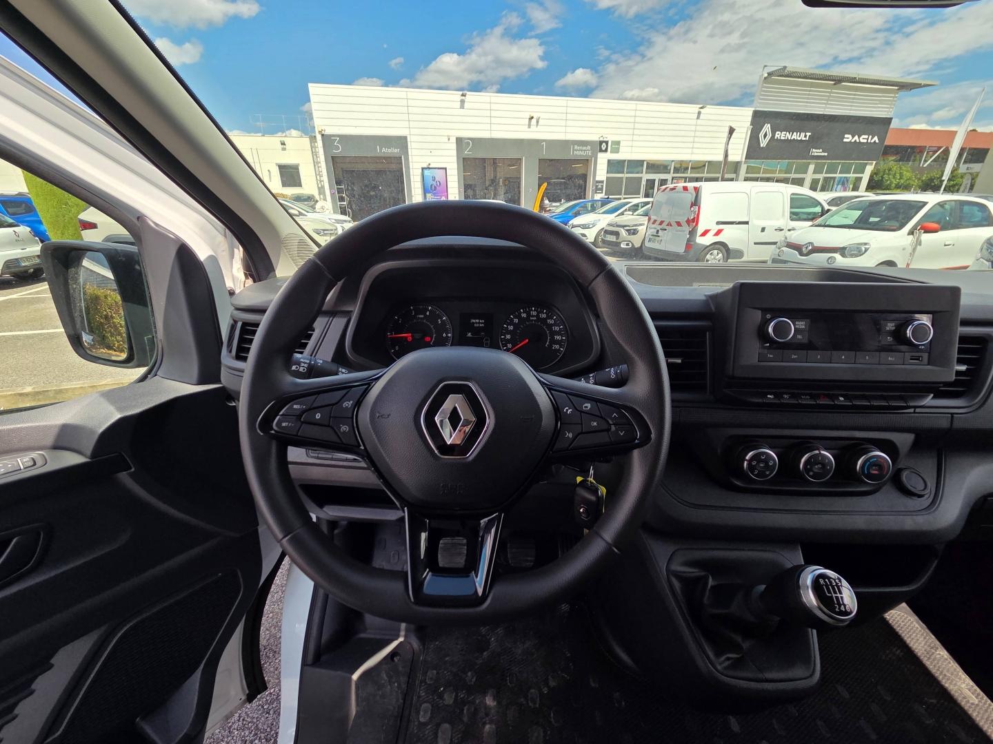RENAULT Trafic Fg L1H1 3T 2.0 Blue dCi 130ch Grand Confort E6E Renault-Sommières