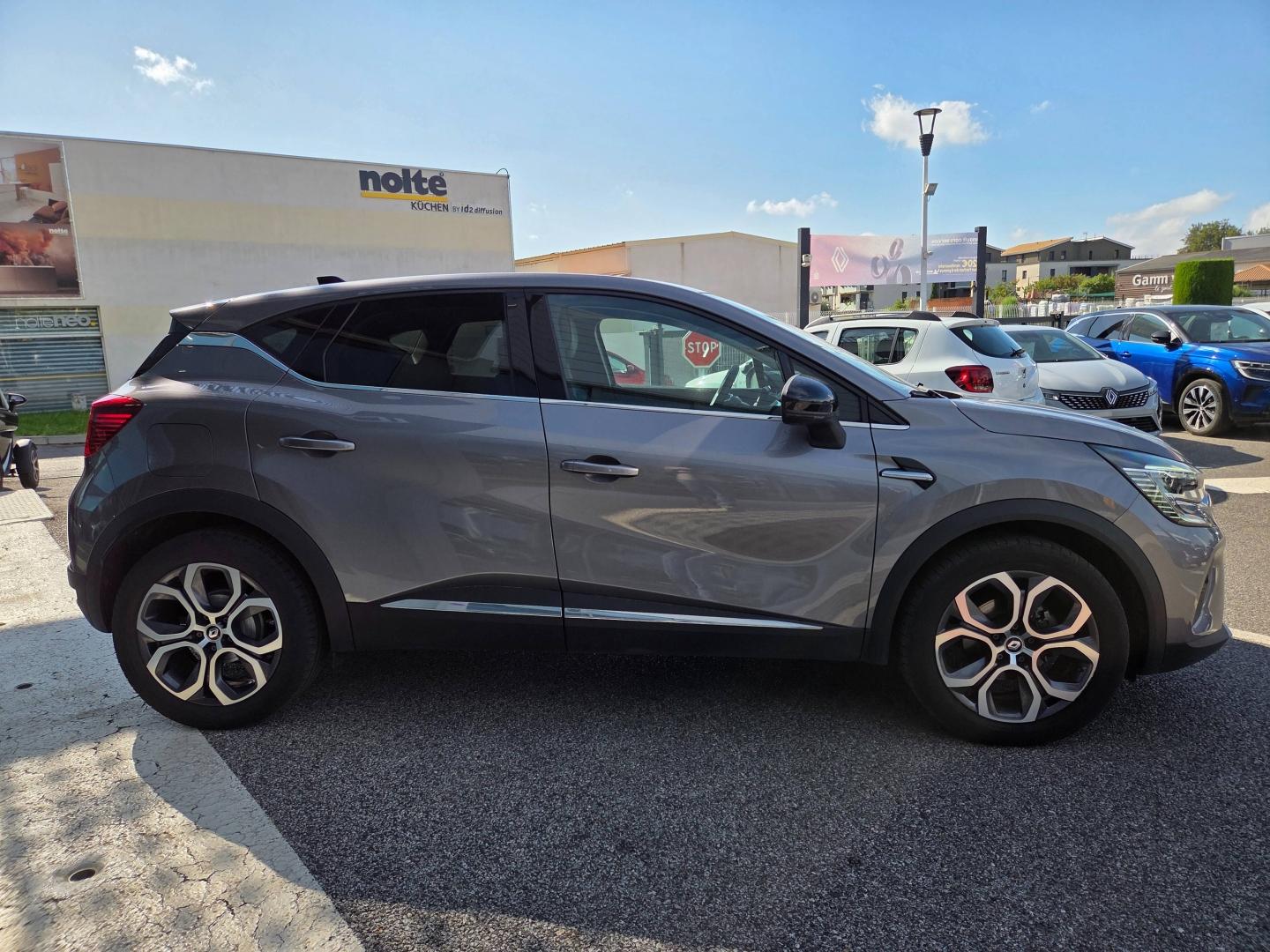 RENAULT Captur 1.3 TCe mild hybrid 160ch Techno EDC Renault-Sommières