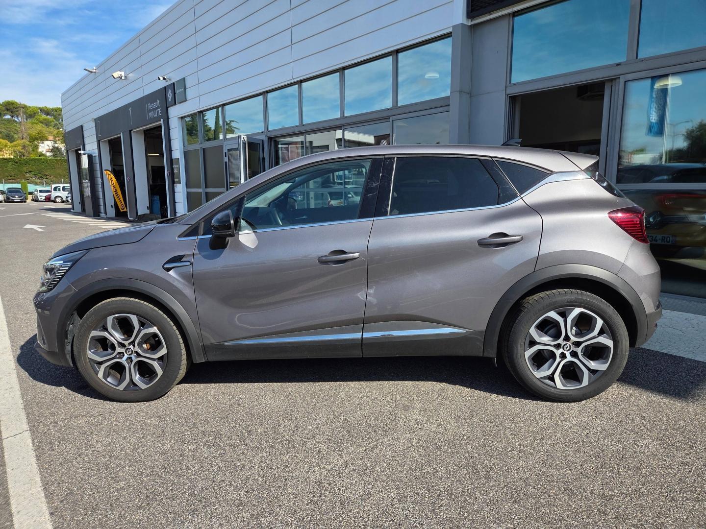 RENAULT Captur 1.3 TCe mild hybrid 160ch Techno EDC Renault-Sommières