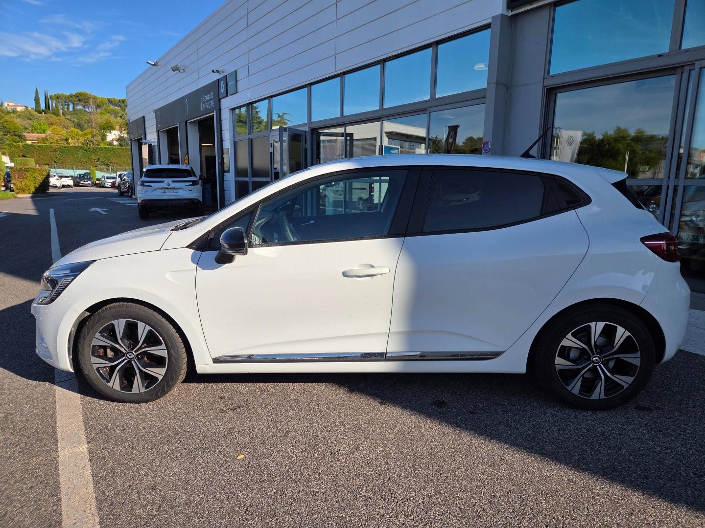 RENAULT Clio 1.6 E-Tech hybride 145ch Evolution Renault-Sommières