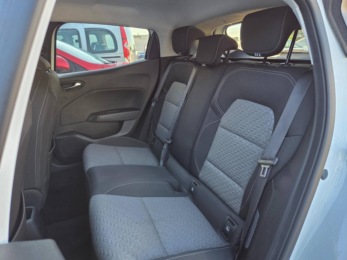RENAULT Clio 1.6 E-Tech hybride 145ch Evolution Renault-Sommières