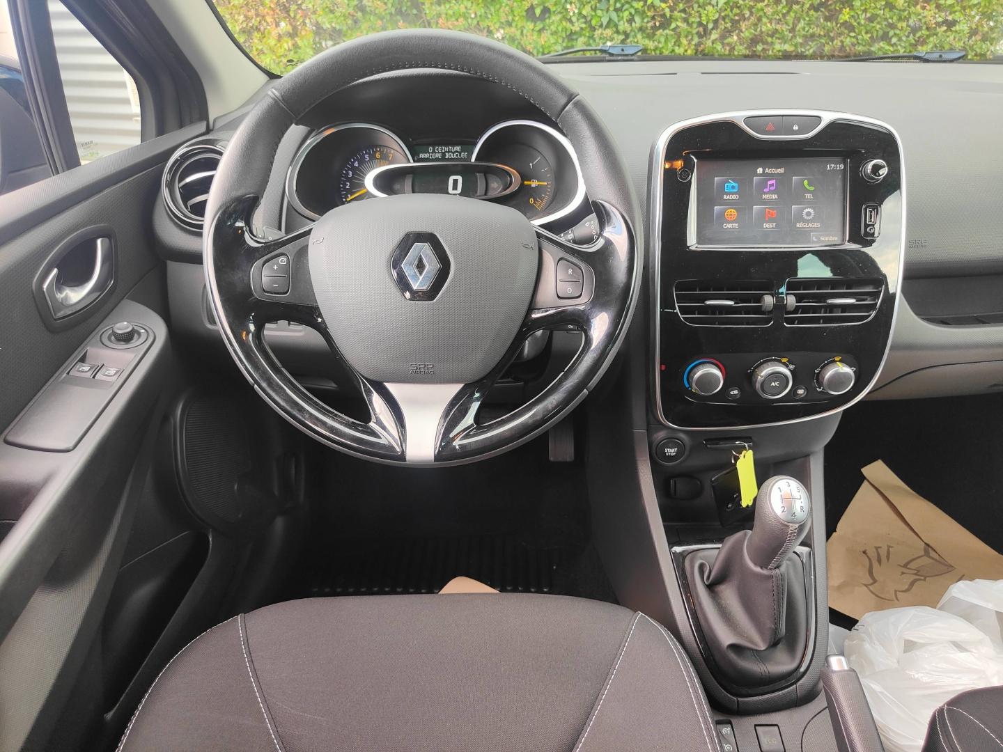 RENAULT Clio Estate 0.9 TCe 90ch energy Limited Euro6 2015 Renault-Sommières