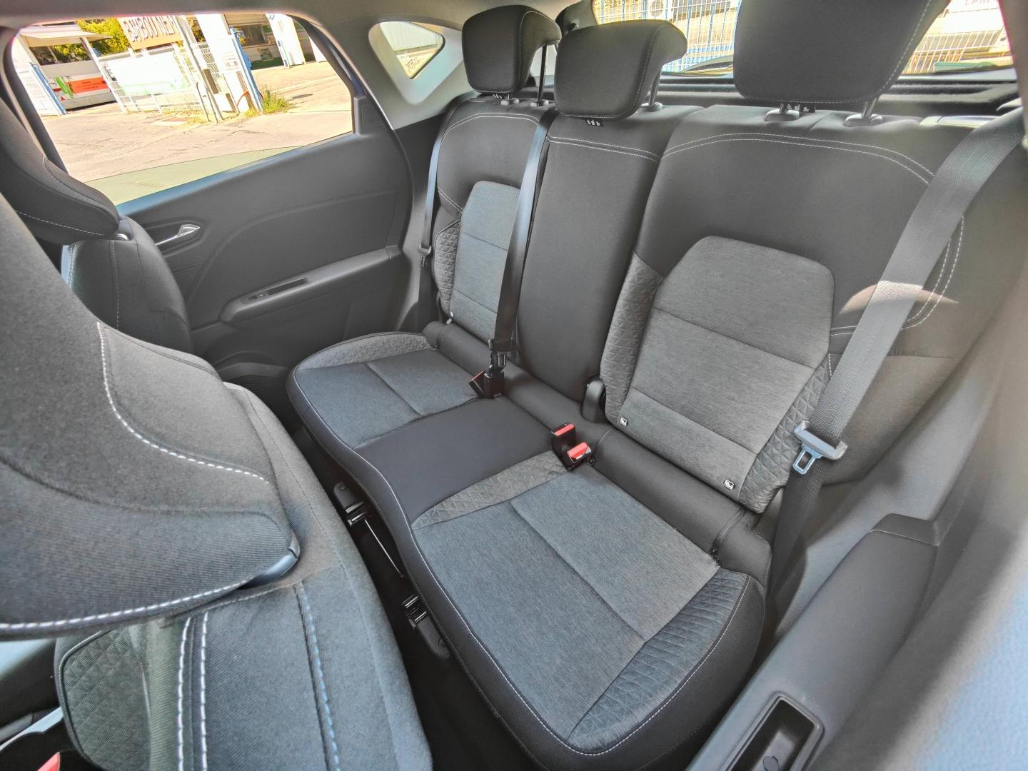 RENAULT Captur 1.6 E-Tech hybride 145ch Business -21 Renault-Sommières