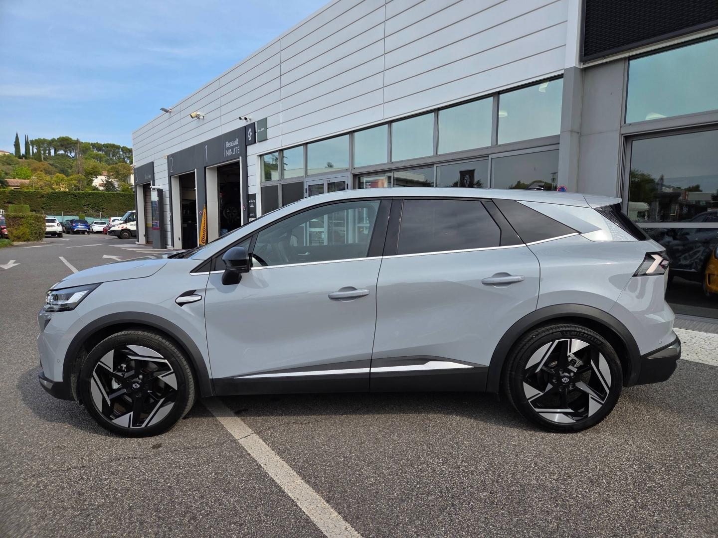 RENAULT Symbioz 1.6 E-Tech full hybrid 145ch Iconic Renault-Sommières