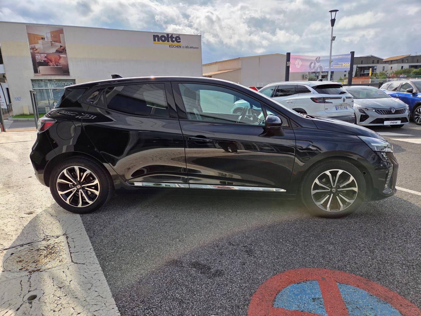 RENAULT Clio 1.0 TCe 90ch Techno - 25 Renault-Sommières