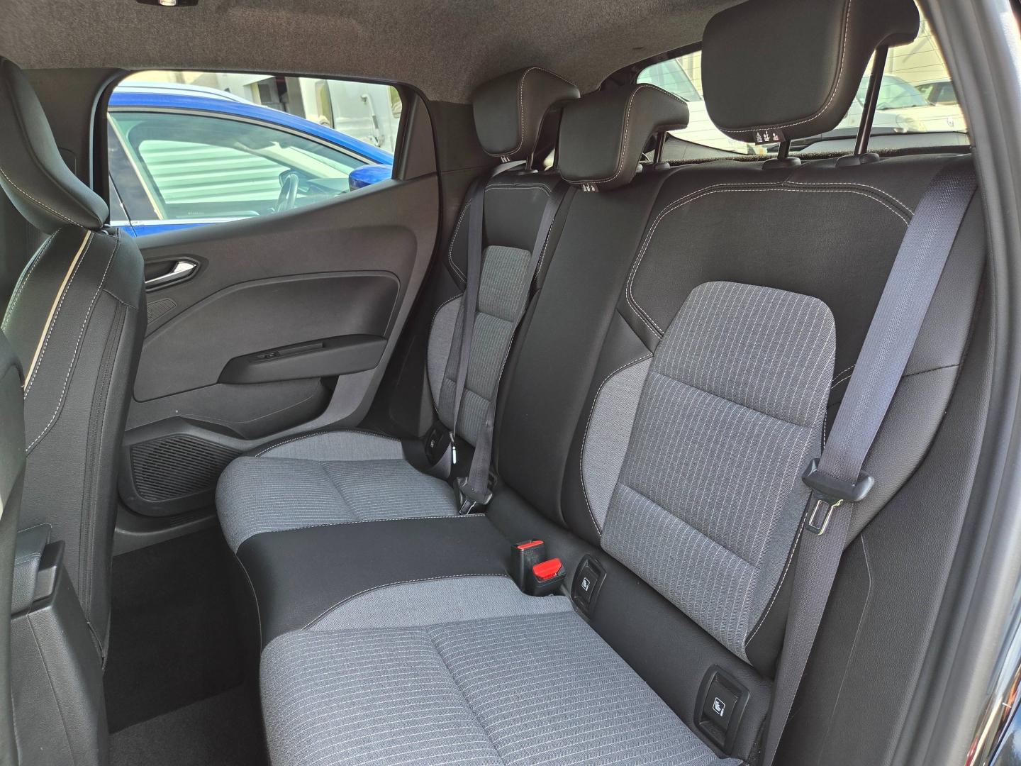 RENAULT Clio 1.0 TCe 90ch Techno - 25 Renault-Sommières
