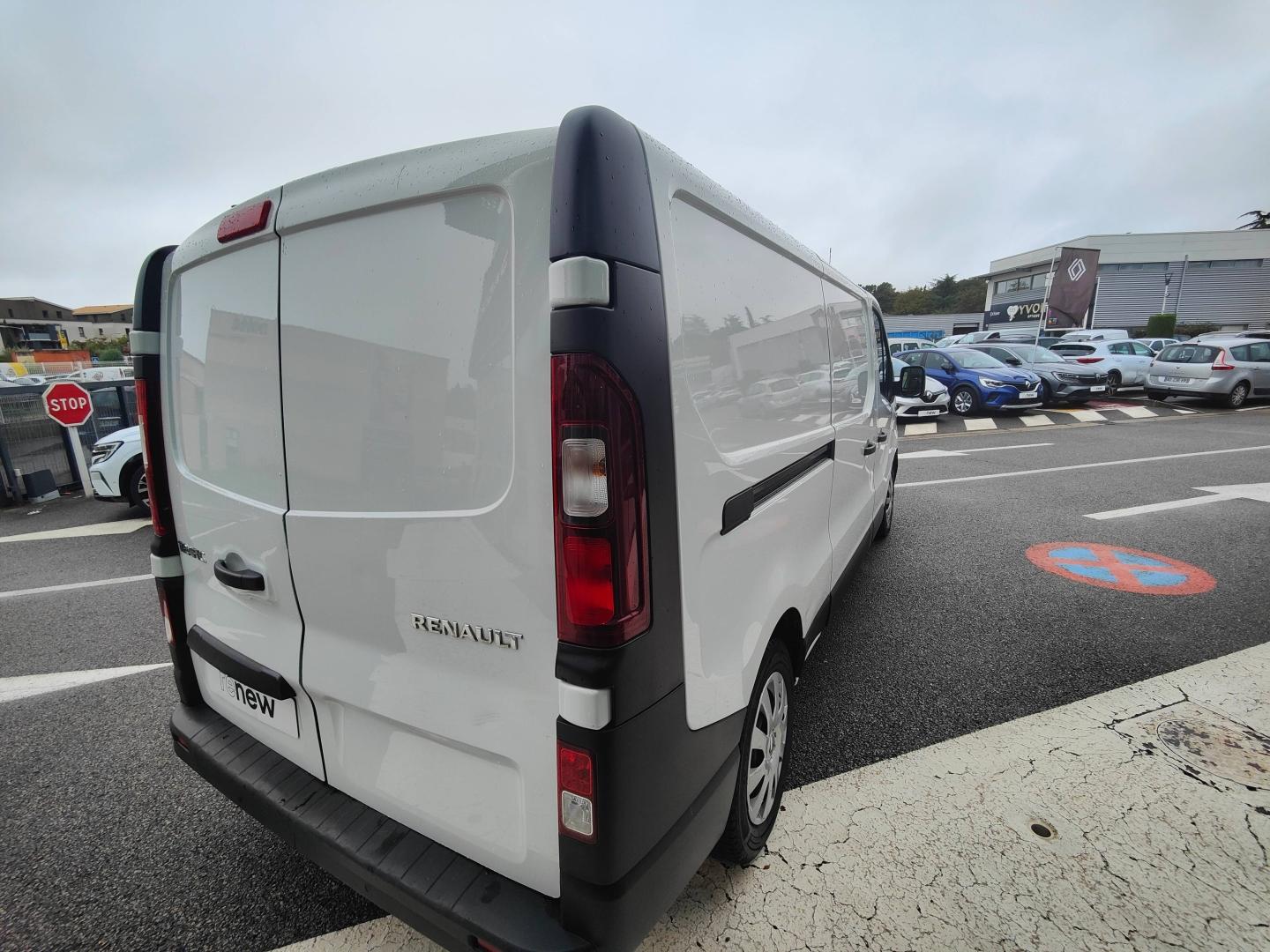 RENAULT Trafic Fg L2H1 1300 2.0 dCi 120ch Grand Confort E6 Renault-Sommières