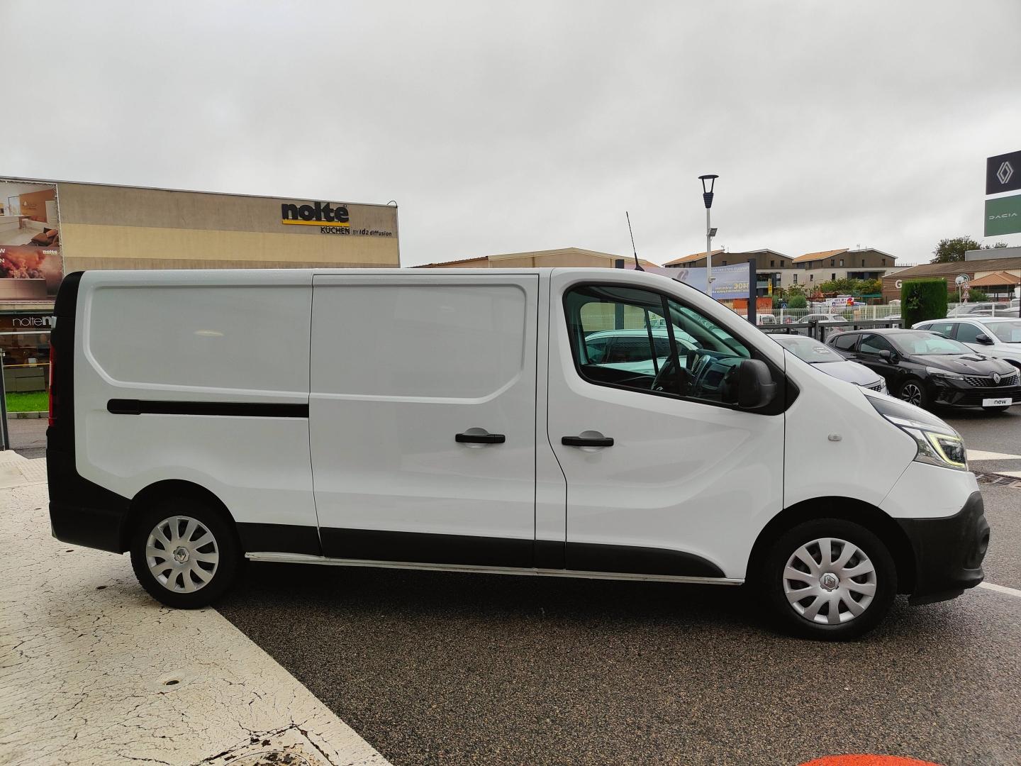 RENAULT Trafic Fg L2H1 1300 2.0 dCi 120ch Grand Confort E6 Renault-Sommières