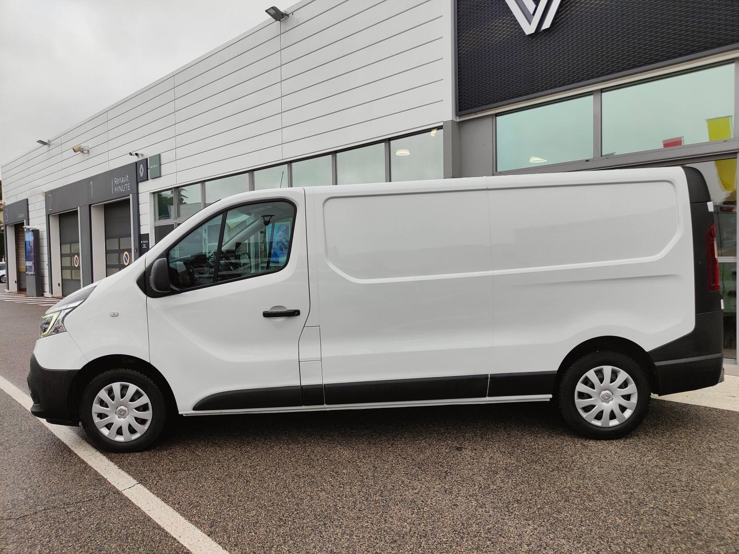 RENAULT Trafic Fg L2H1 1300 2.0 dCi 120ch Grand Confort E6 Renault-Sommières