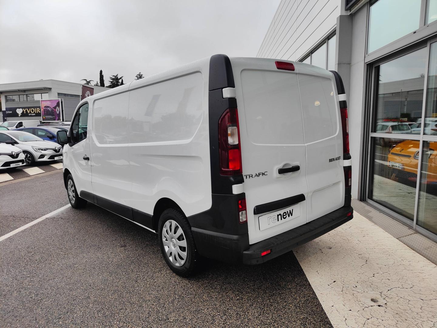 RENAULT Trafic Fg L2H1 1300 2.0 dCi 120ch Grand Confort E6 Renault-Sommières