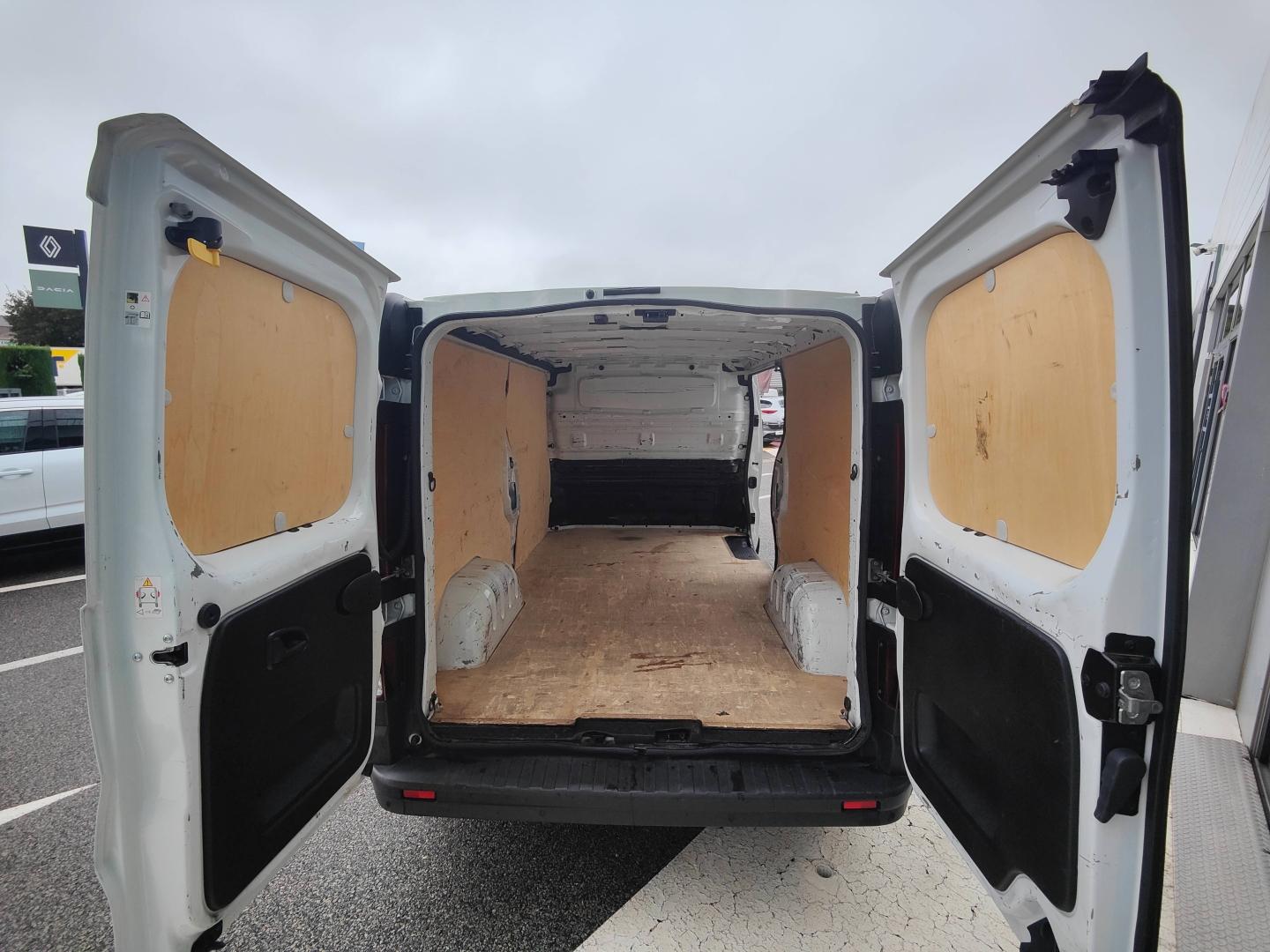 RENAULT Trafic Fg L2H1 1300 2.0 dCi 120ch Grand Confort E6 Renault-Sommières