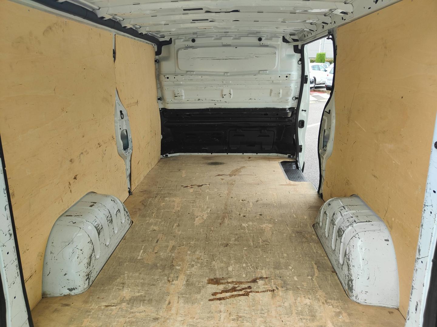 RENAULT Trafic Fg L2H1 1300 2.0 dCi 120ch Grand Confort E6 Renault-Sommières