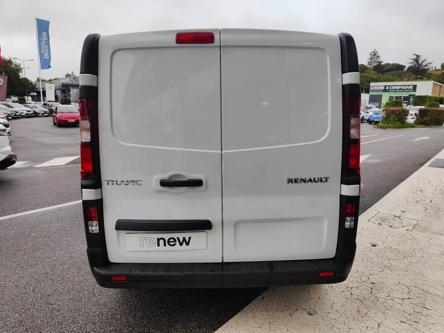 RENAULT Trafic Fg L2H1 1300 2.0 dCi 120ch Grand Confort E6 Renault-Sommières