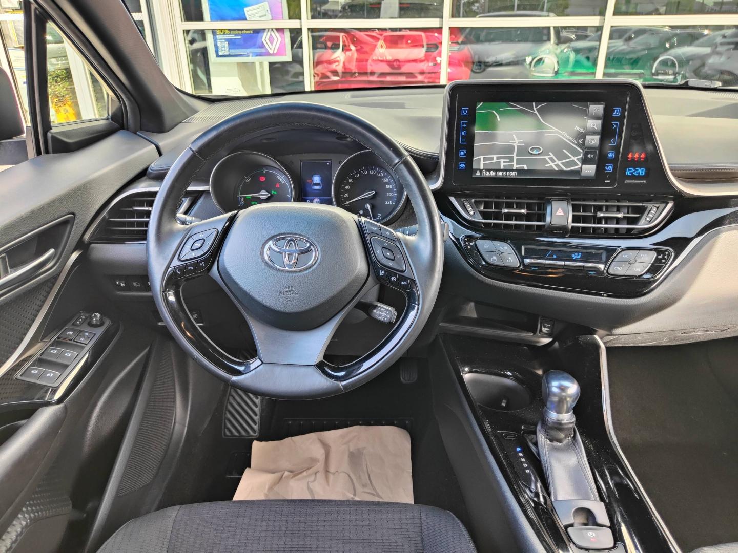 TOYOTA C-HR 122h Graphic 2WD E-CVT Renault-Sommières