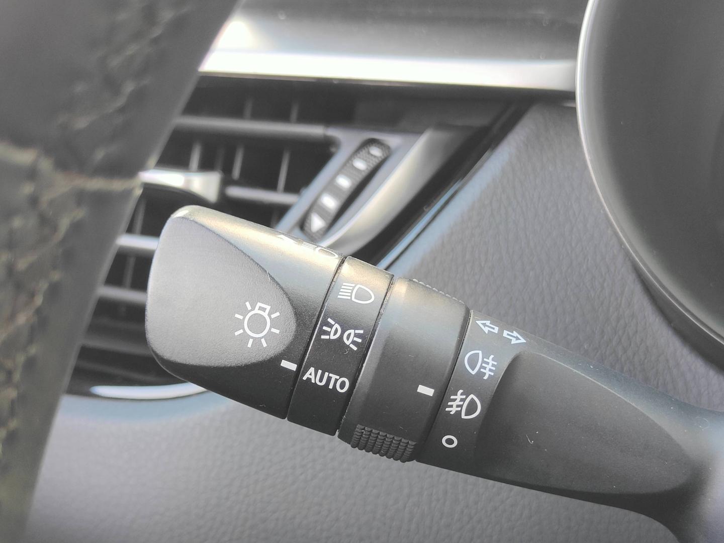 TOYOTA C-HR 122h Graphic 2WD E-CVT Renault-Sommières