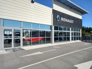 place pmr entree renault sommieres