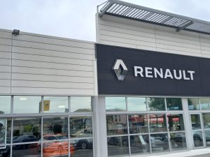 RENAULT A SOMMIERES ECLAIRAGE