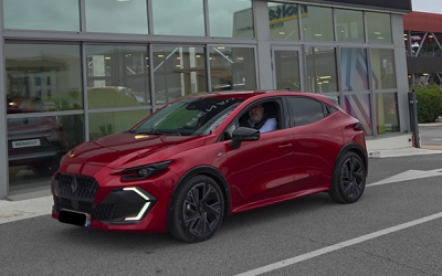 La Nouvelle Clio 6 sublime les rues de Sommières